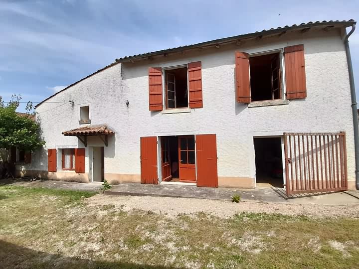 3 bed stone house for sale near Paillé