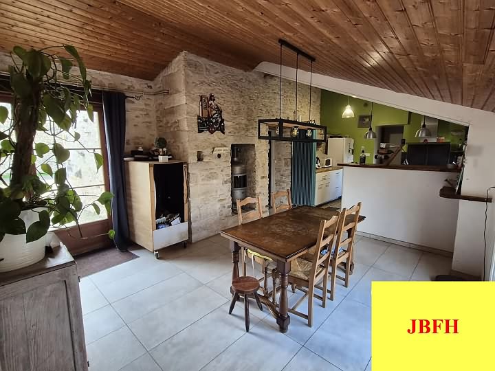 3 bed stone house for sale near Viennay