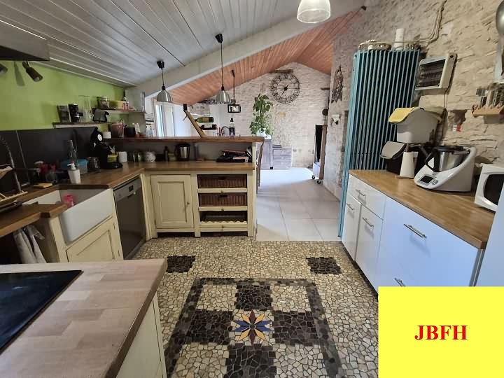 3 bed stone house for sale near Viennay