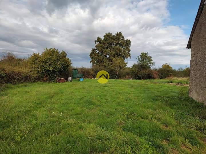 Natuurstenen huis te renoveren nabij Gest