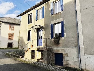 Maison en pierre de 3 chambres à vendre près de Jartaud