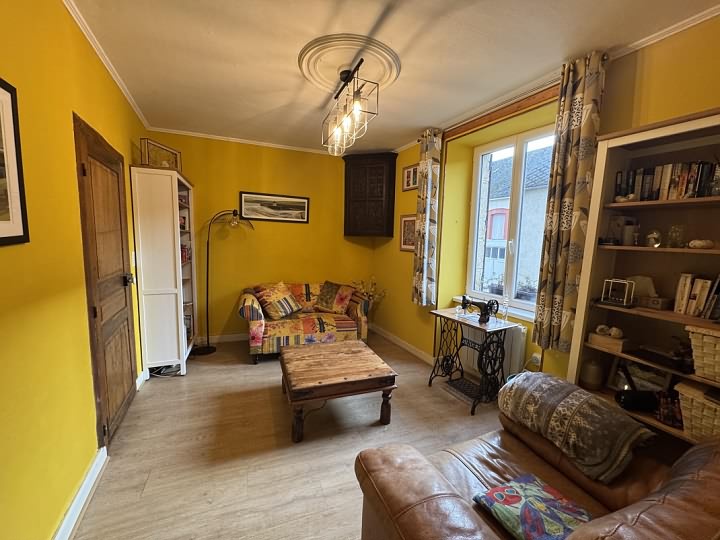 Maison en pierre de 3 chambres à vendre près de Jartaud