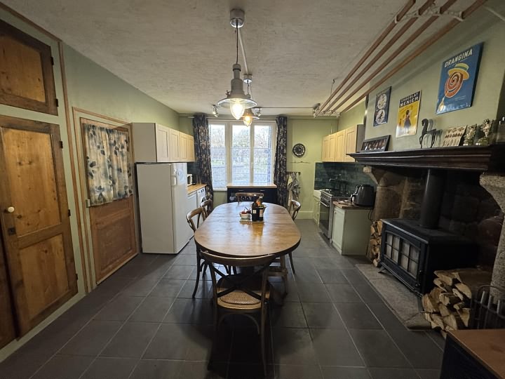 Maison en pierre de 3 chambres à vendre près de Jartaud