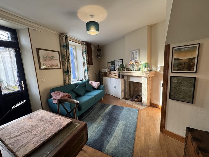 Maison en pierre de 3 chambres à vendre près de Jartaud