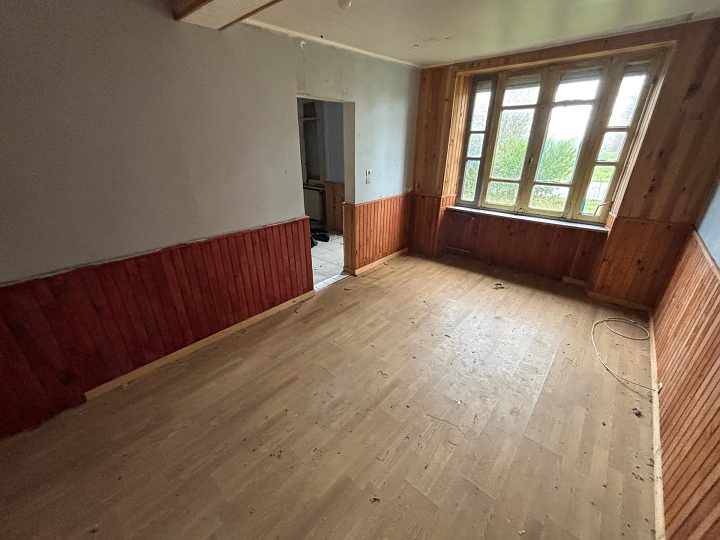 Stone house to renovate near Le Tanu