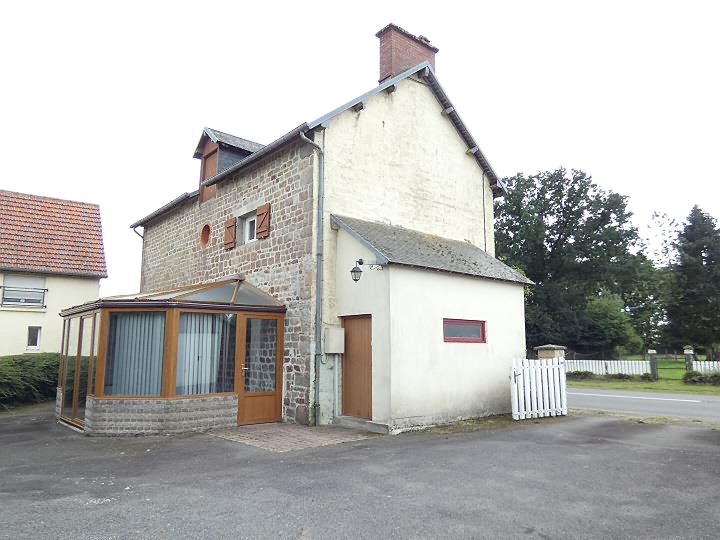 2 bed stone house for sale near Vengeons