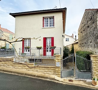Arux8657
