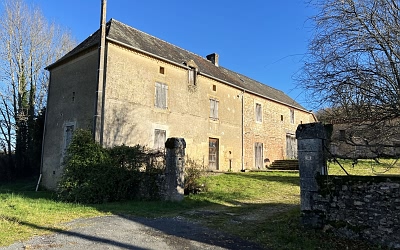 Manor house to renovate near Ajat