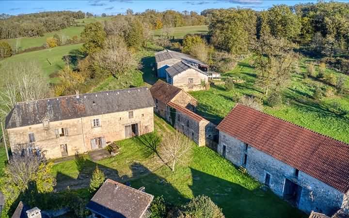 Manor house to renovate near Ajat