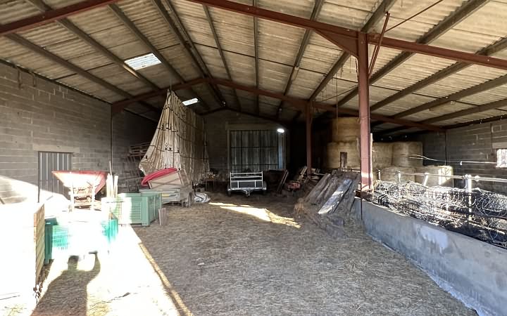 Manor house to renovate near Ajat