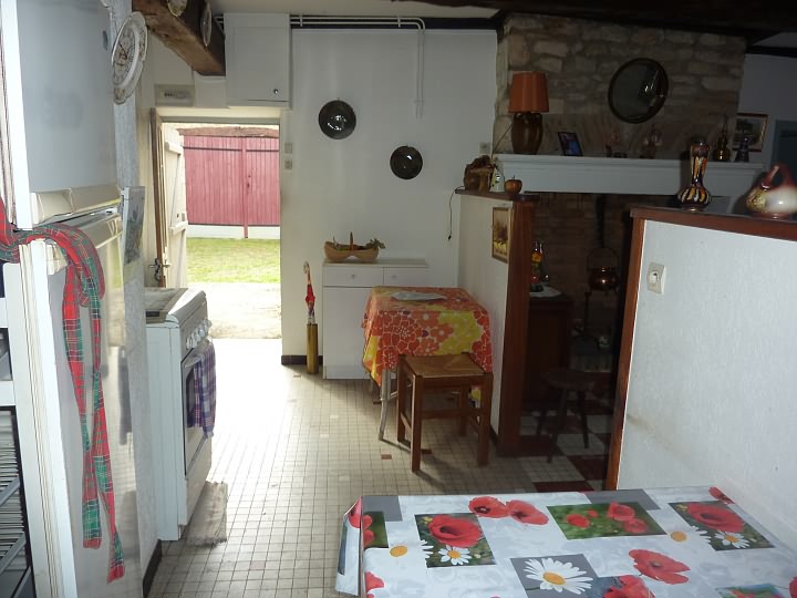 Maison en pierre de 3 chambres à vendre près de Liglet
