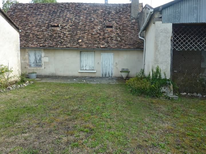 Maison en pierre de 3 chambres à vendre près de Liglet