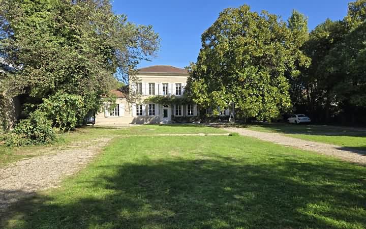 6 bed stone house for sale near Dordogne and Lot