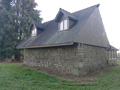 Stone house to renovate near BRITTANY CENTRE and BRITTANY CENTRE WEST