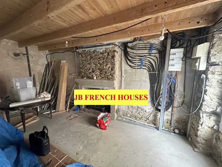2 bed stone house for sale near Kergloff