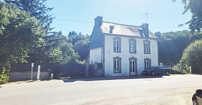 Maison en pierre de 2 chambres à vendre près de Le Sourn