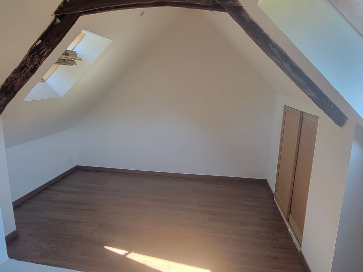 Maison en pierre de 2 chambres à vendre près de Le Sourn