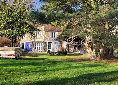 5 bed stone house for sale near Avent