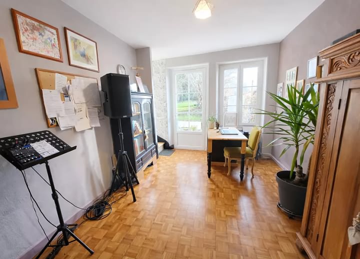 5 bed stone house for sale near Avent