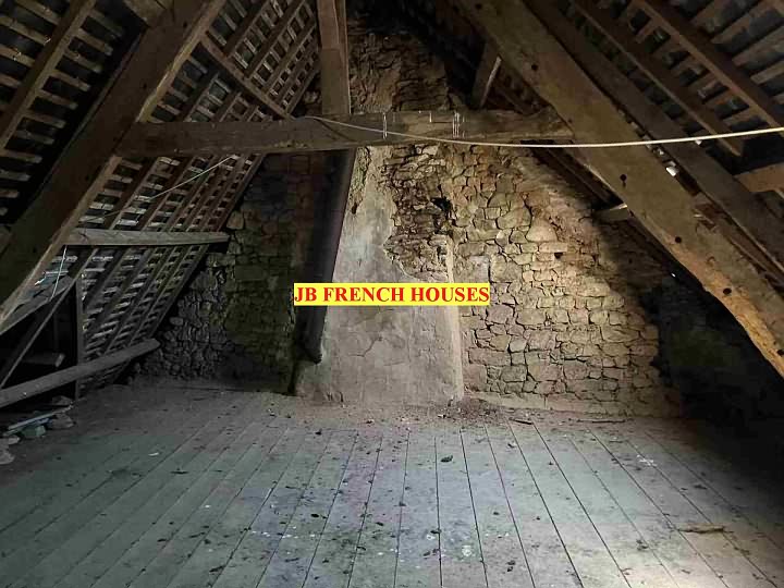 4 bed stone house for sale near Caribet