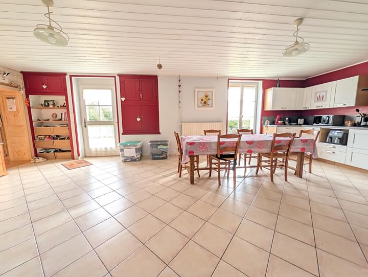 7 bed stone house for sale near Gentray