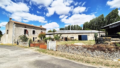 3 bed stone house for sale near Viennay