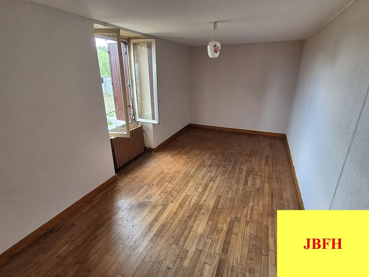 3 bed stone house for sale near Viennay