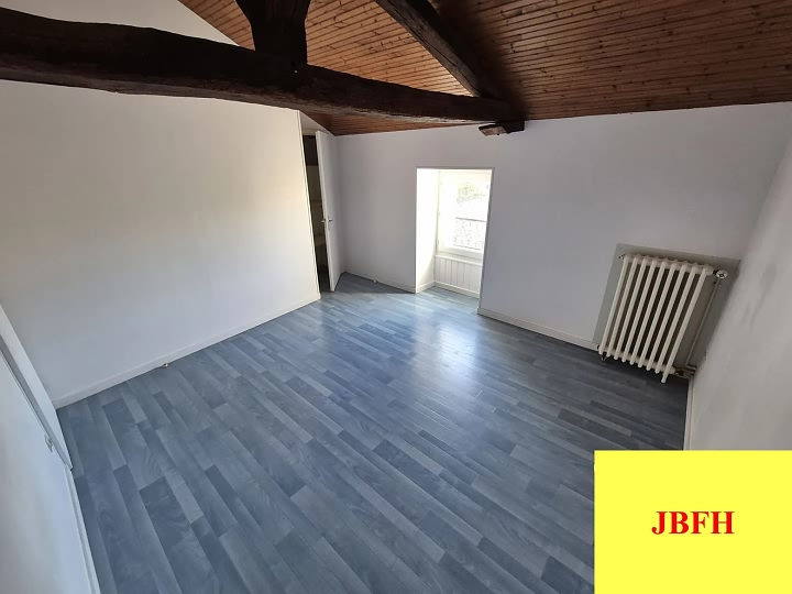 3 bed stone house for sale near Viennay