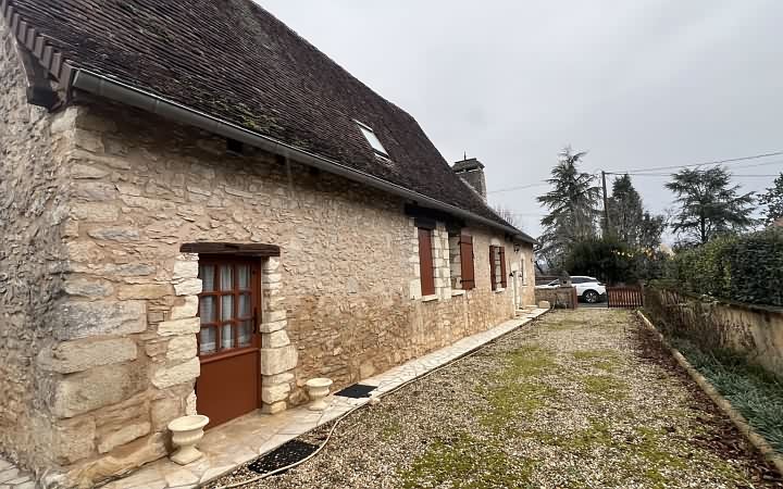 4 bed stone house for sale near Ajat