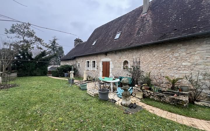 4 bed stone house for sale near Ajat