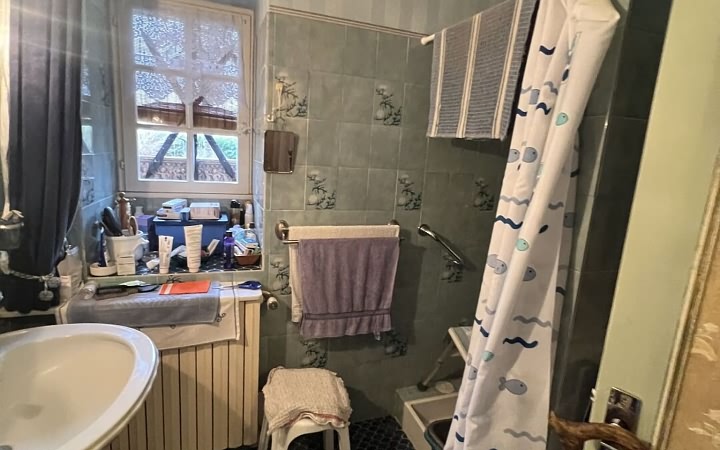 4 bed stone house for sale near Ajat