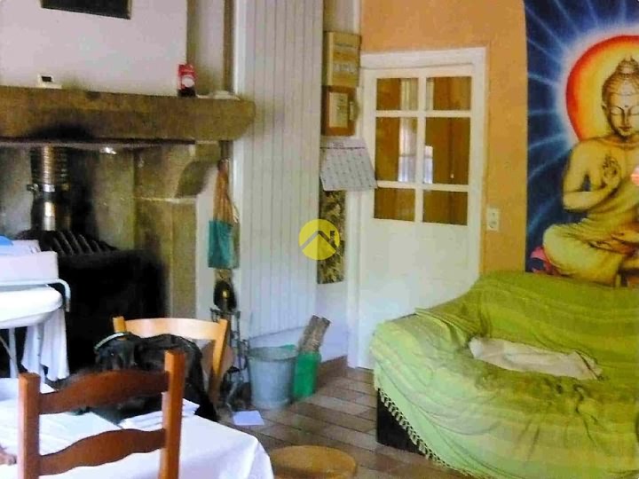 Natuurstenen huis met 5 slaapkamers te koop nabij Gest