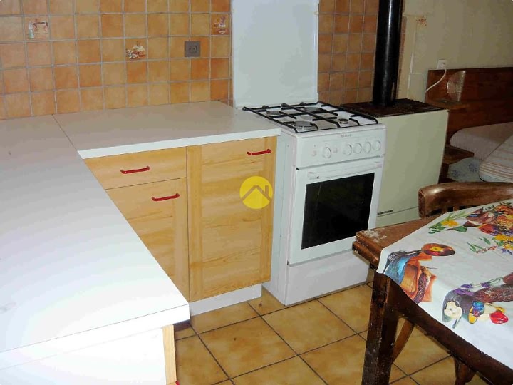 Natuurstenen huis met één slaapkamer te koop nabij Gest