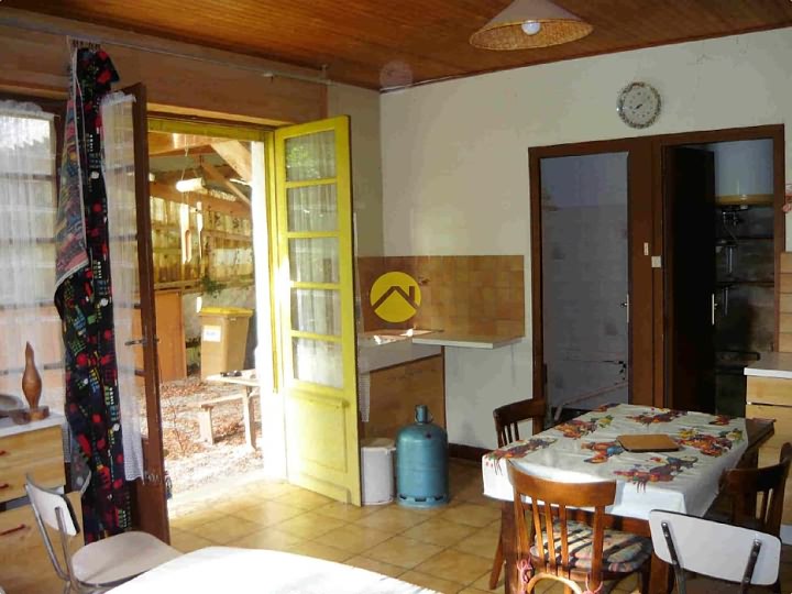 Natuurstenen huis met één slaapkamer te koop nabij Gest