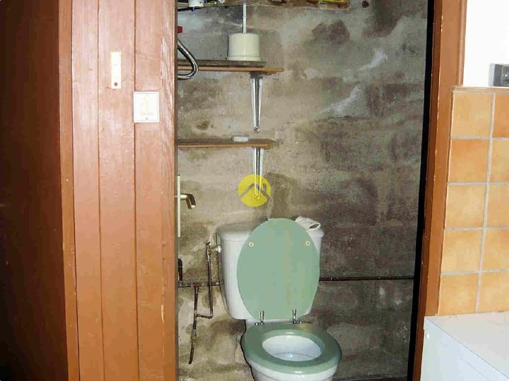 Natuurstenen huis met één slaapkamer te koop nabij Gest