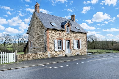 3 bed stone house for sale near Lesbois