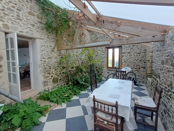 4 bed stone house for sale near Néhou