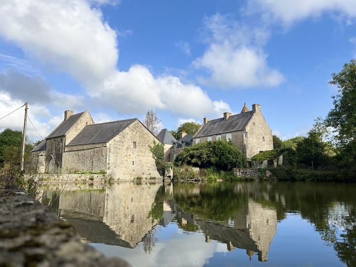 8 bed château for sale near Néhou