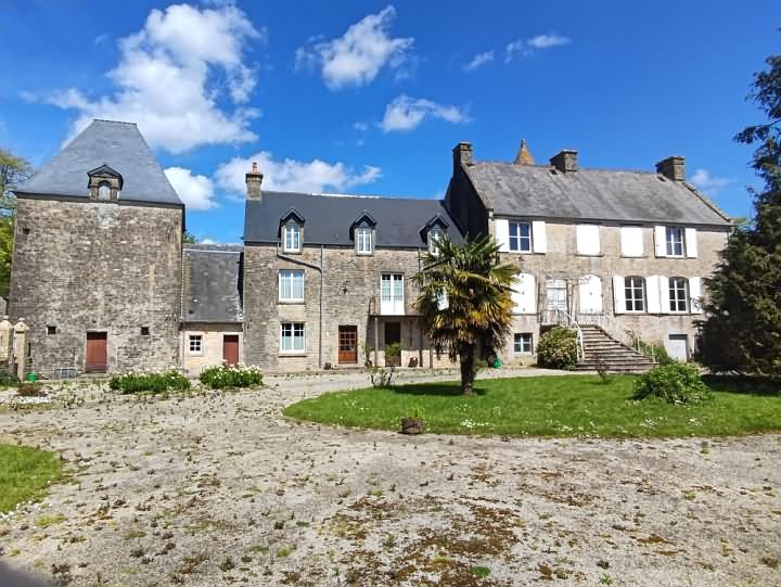 8 bed château for sale near Néhou