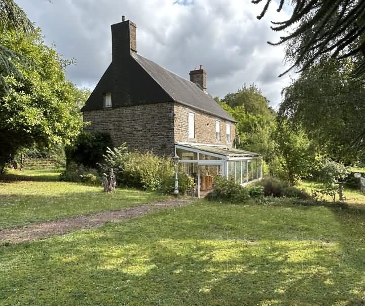 3 bed stone house for sale near Rabodanges