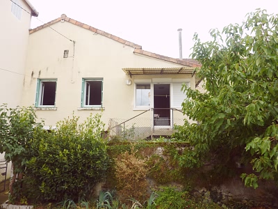 Maison en pierre de 2 chambres à vendre près de Liglet