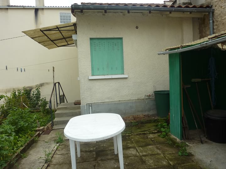 Maison en pierre de 2 chambres à vendre près de Liglet