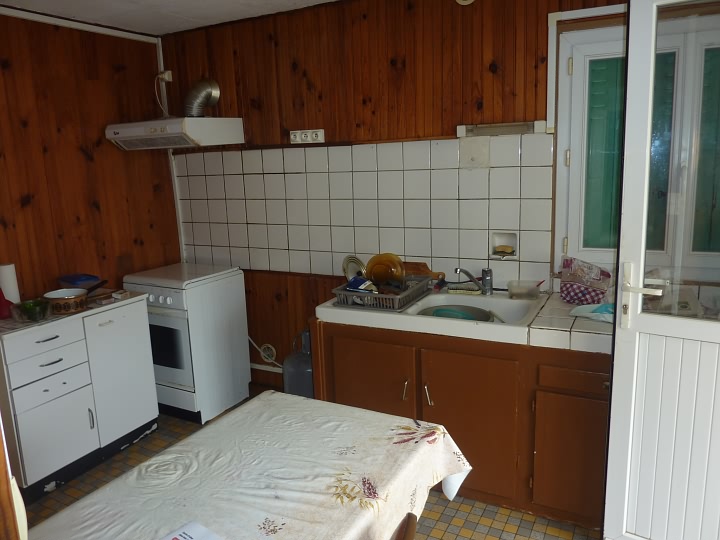 Maison en pierre de 2 chambres à vendre près de Liglet