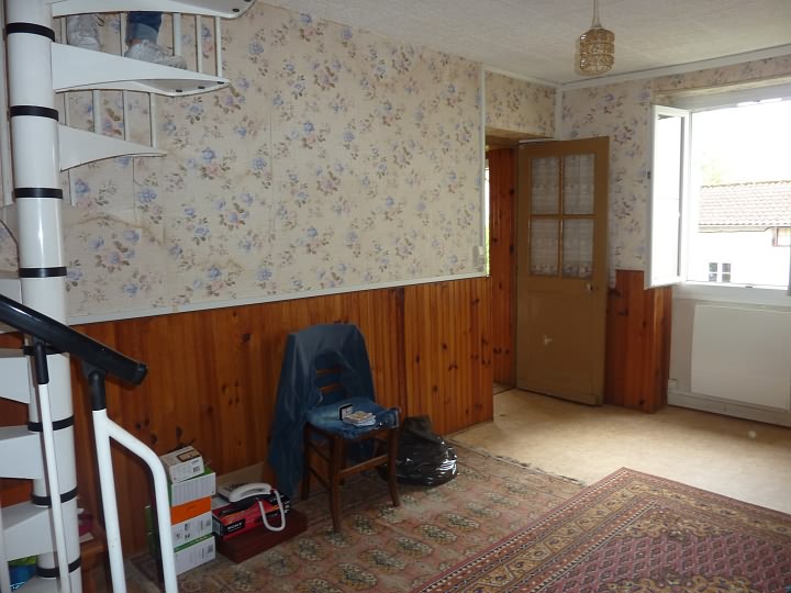 Maison en pierre de 2 chambres à vendre près de Liglet