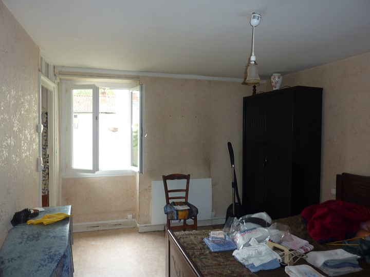 Maison en pierre de 2 chambres à vendre près de Liglet