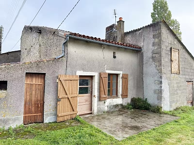 Stone barn to renovate near Chez Vécant