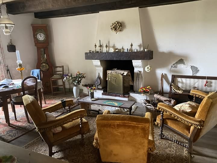 3 bed stone house for sale near Bujaleuf