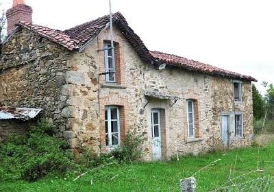 Stone barn to renovate near Grand Bueix