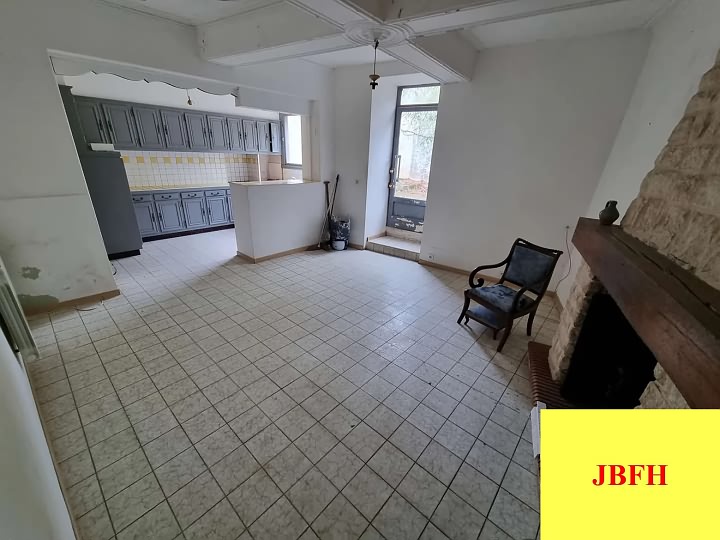 5 bed house for sale near Viennay