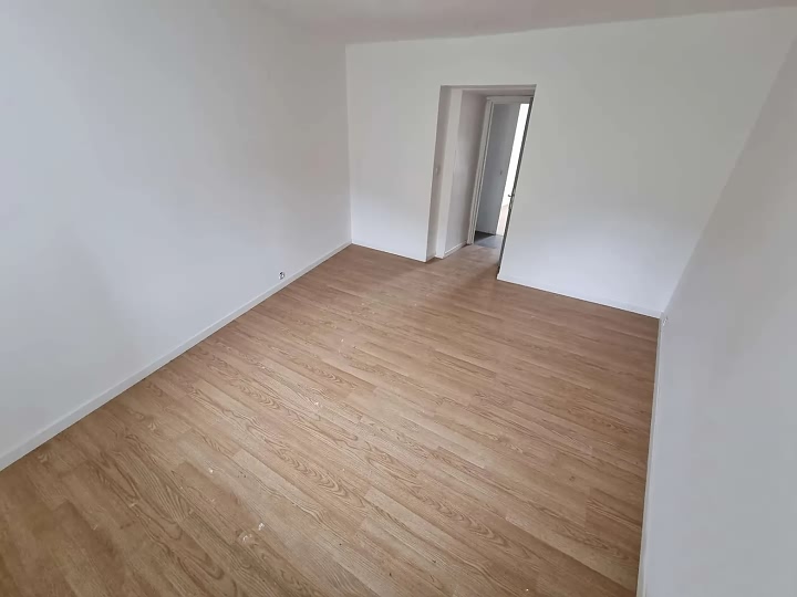 5 bed house for sale near Viennay